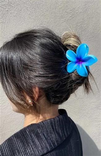 Mavi ve Mor Renk Lotus Çiçek Parlak Akrilik Kadın Mandal Toka