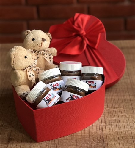 Sevgiliye Özel Orta Boy Kalp Kutuda Ayıcık ve İsme Özel Nutella